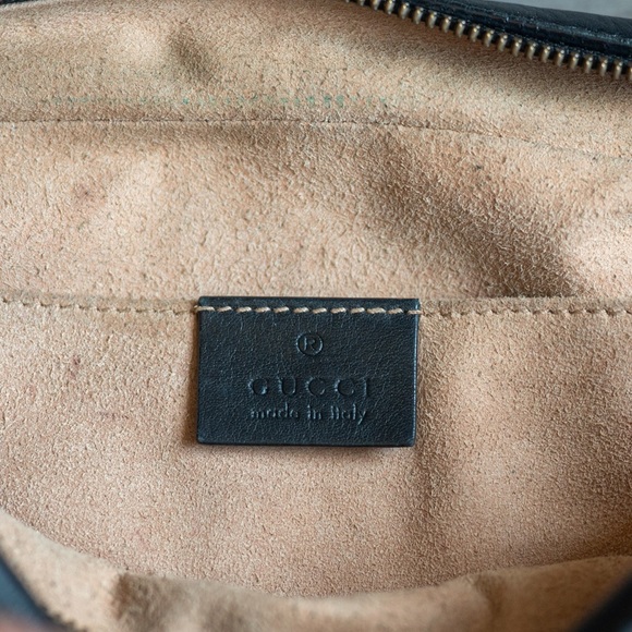 Gucci GG Marmont Small Shoulder Bag in Black - Picture 10 of 11